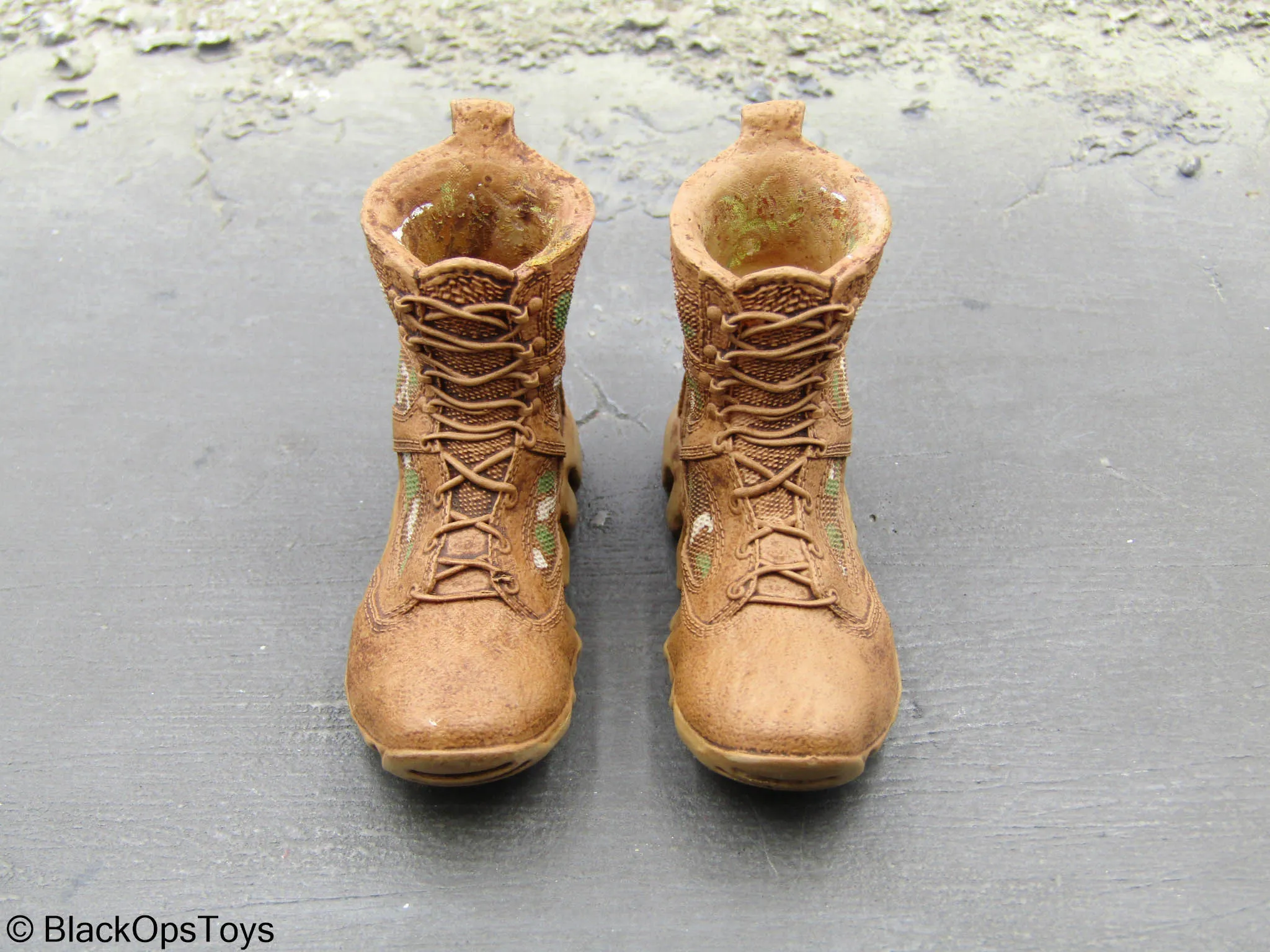 Ghost Recon Breakpoint - Tan w/Camo Combat Boots (Peg Type)