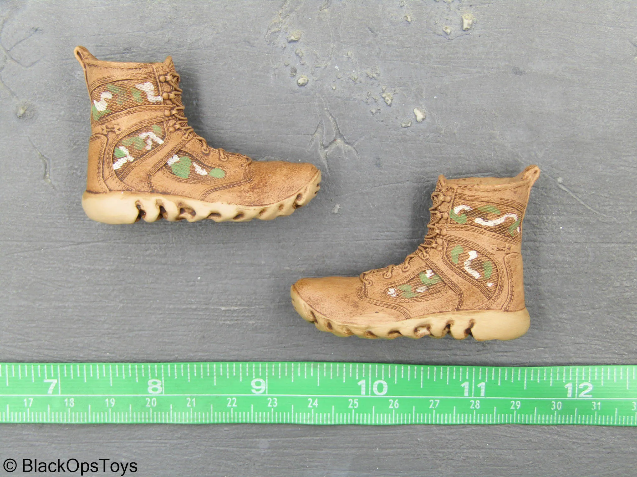 Ghost Recon Breakpoint - Tan w/Camo Combat Boots (Peg Type)