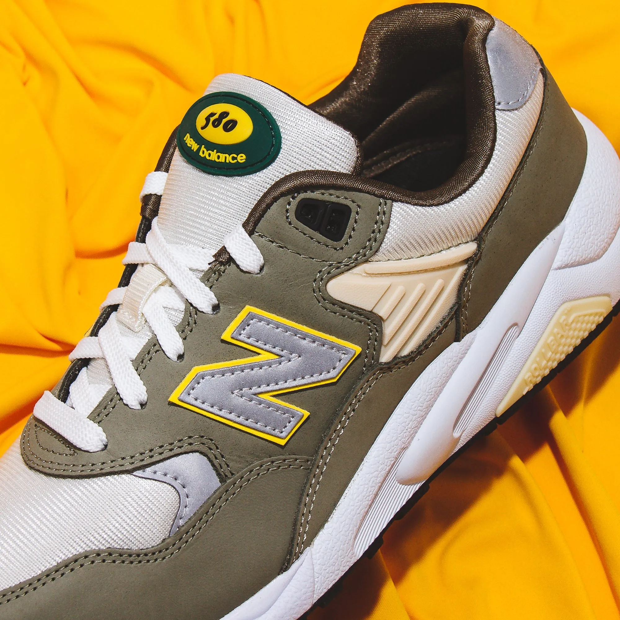 New Balance Men 580 Olive Leaf MT580AC2