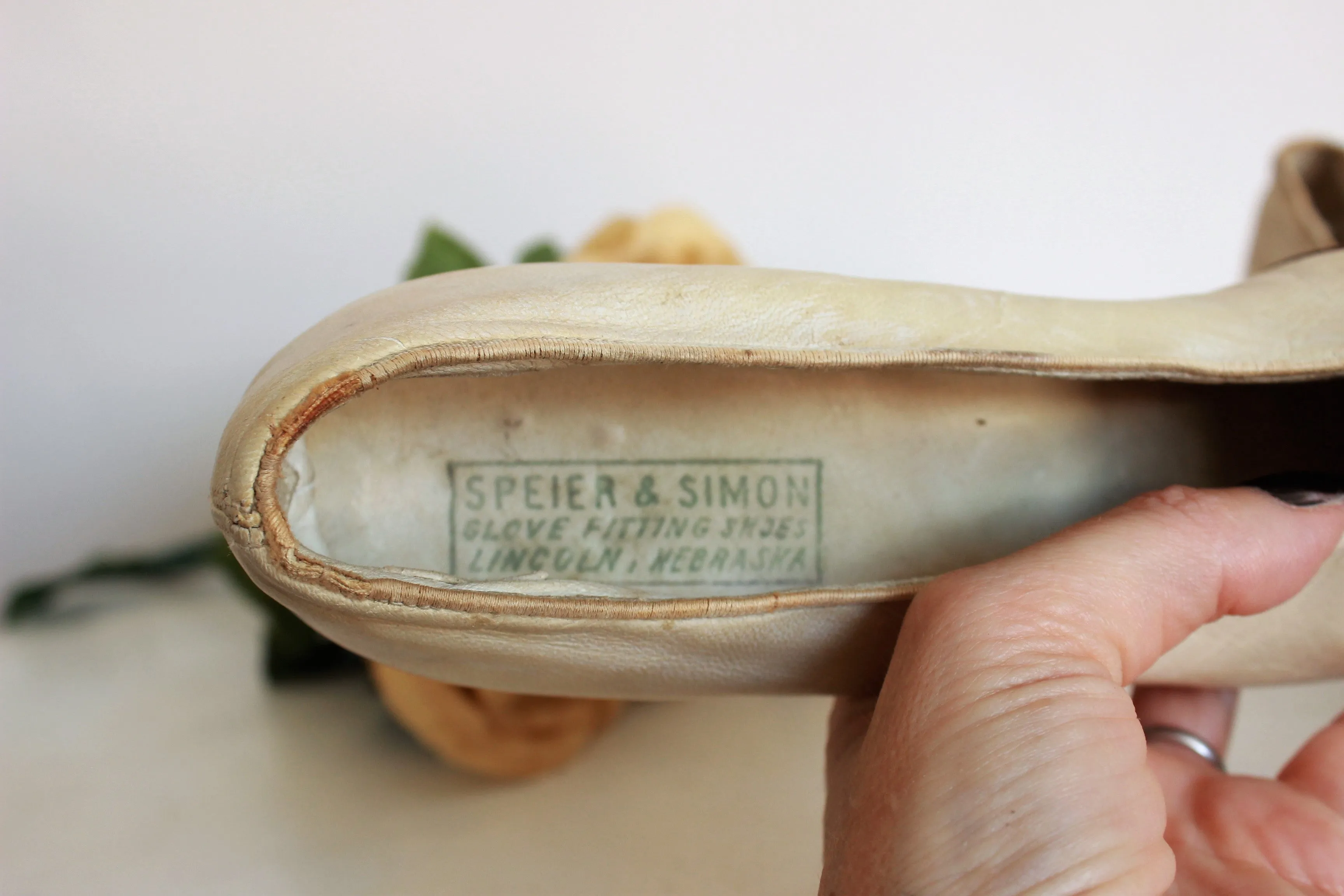 Vintage 1920s Ivory Leather Shoes